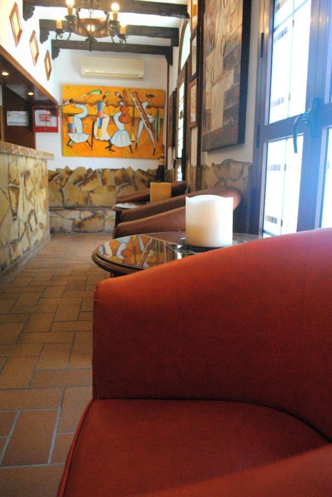 Hostal Costa De La Luz Коніль-де-ла-Фронтера Екстер'єр фото