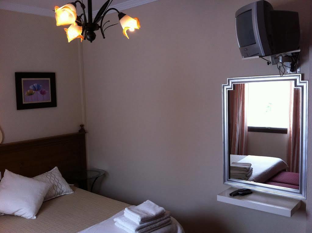 Hostal Costa De La Luz Коніль-де-ла-Фронтера Екстер'єр фото