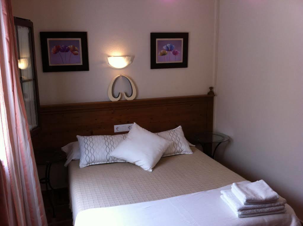 Hostal Costa De La Luz Коніль-де-ла-Фронтера Екстер'єр фото