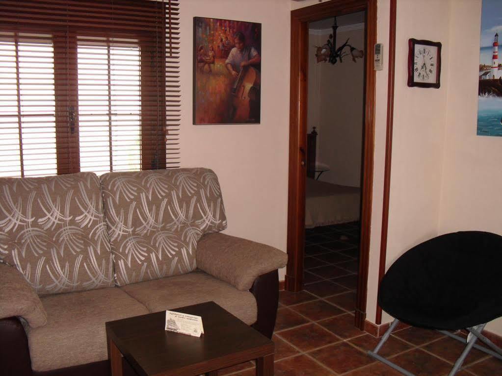 Hostal Costa De La Luz Коніль-де-ла-Фронтера Екстер'єр фото