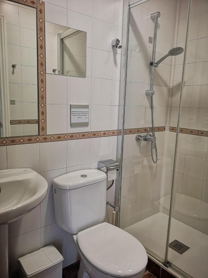 Hostal Costa De La Luz Коніль-де-ла-Фронтера Екстер'єр фото