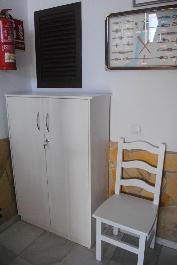 Hostal Costa De La Luz Коніль-де-ла-Фронтера Екстер'єр фото