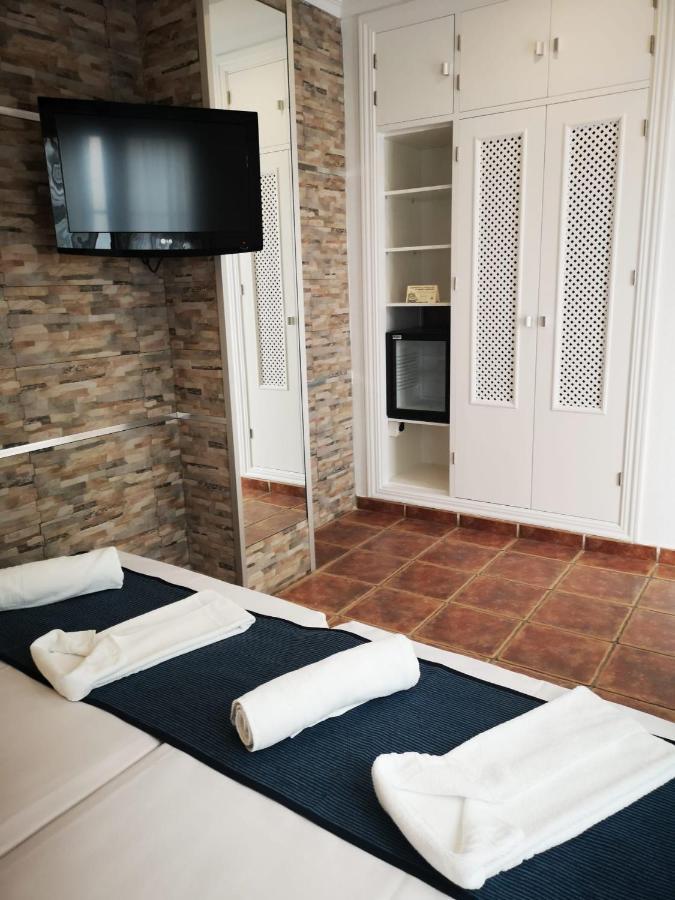 Hostal Costa De La Luz Коніль-де-ла-Фронтера Екстер'єр фото