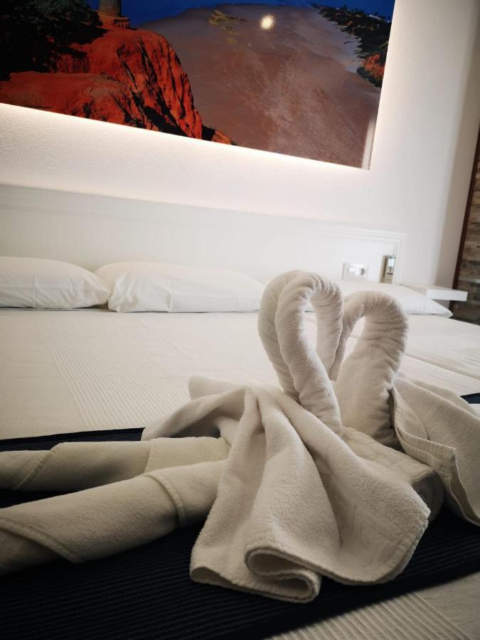 Hostal Costa De La Luz Коніль-де-ла-Фронтера Екстер'єр фото