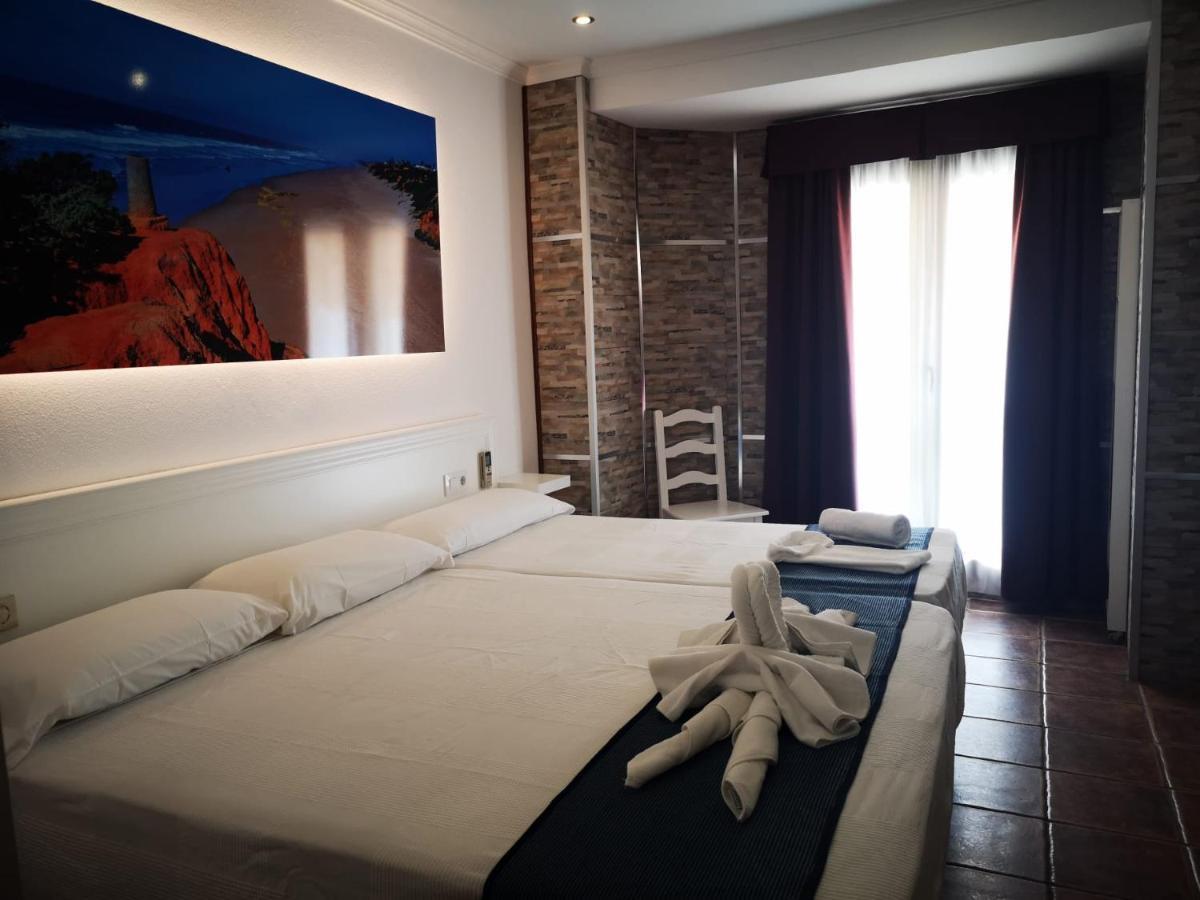 Hostal Costa De La Luz Коніль-де-ла-Фронтера Екстер'єр фото