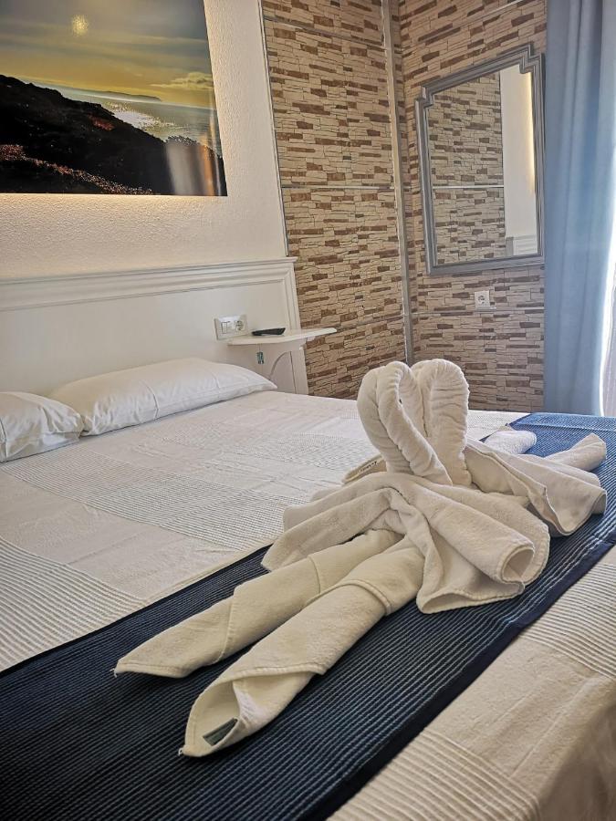 Hostal Costa De La Luz Коніль-де-ла-Фронтера Екстер'єр фото