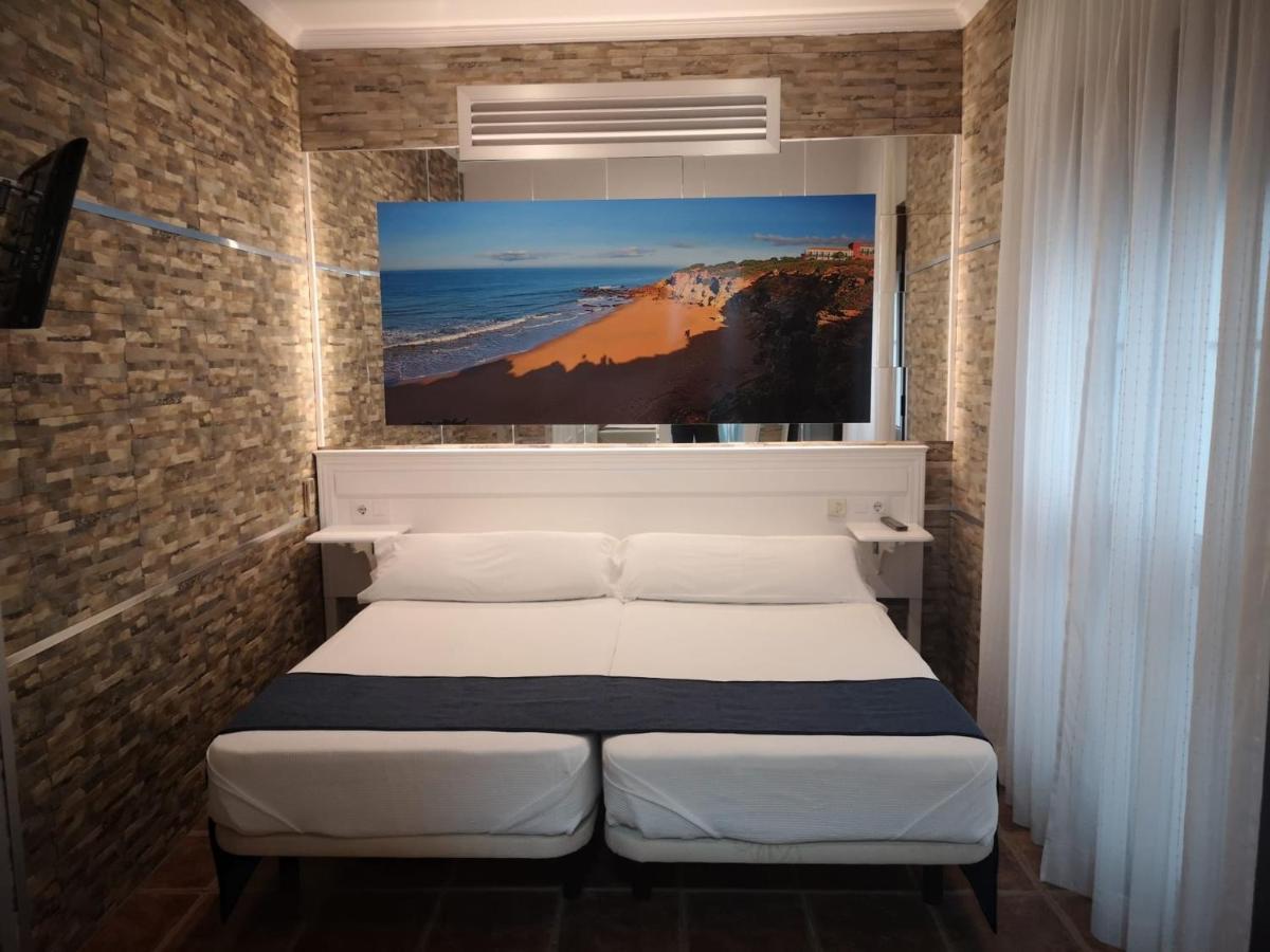 Hostal Costa De La Luz Коніль-де-ла-Фронтера Екстер'єр фото